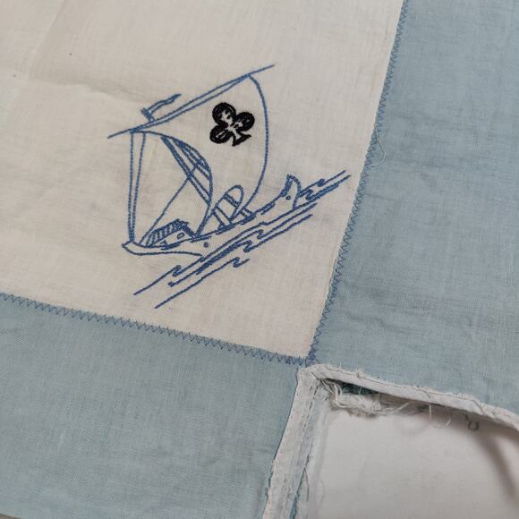 Vintage Card Table Tablecloth Corner Ties Embroidered Sailboats White Blue - Picture 2 of 5